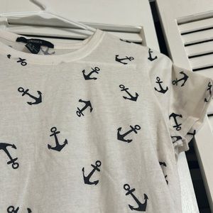 Fitted sailor anchor tee